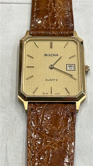 Bulova best sale watch quartz